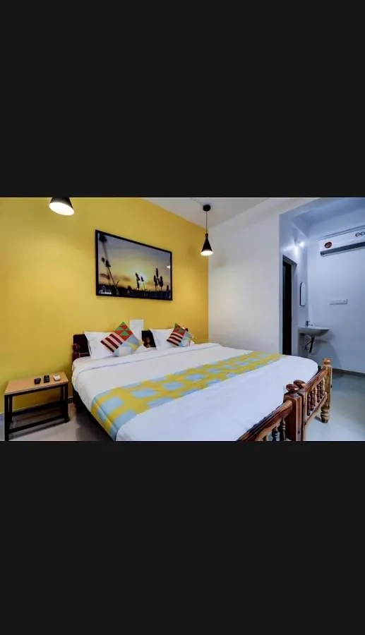 Parppidam Residency Hotel Trippapur Guest house